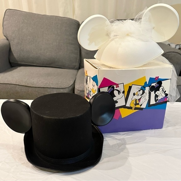Vintage Walt Disney World Retired Bride And Groom Ears Top Hat &Box Mickey Mouse main image 9